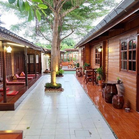 Binlar Guesthouse Phra Nakhon Si Ayutthaya Zewnętrze zdjęcie